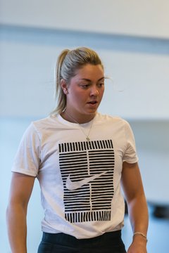 In the Gym 11 - Training mit Carina